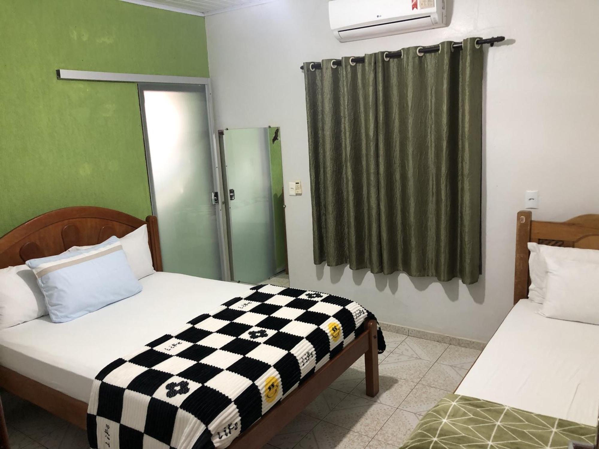 Quarto em Acomodações Particulares Pouso Pinheiro *