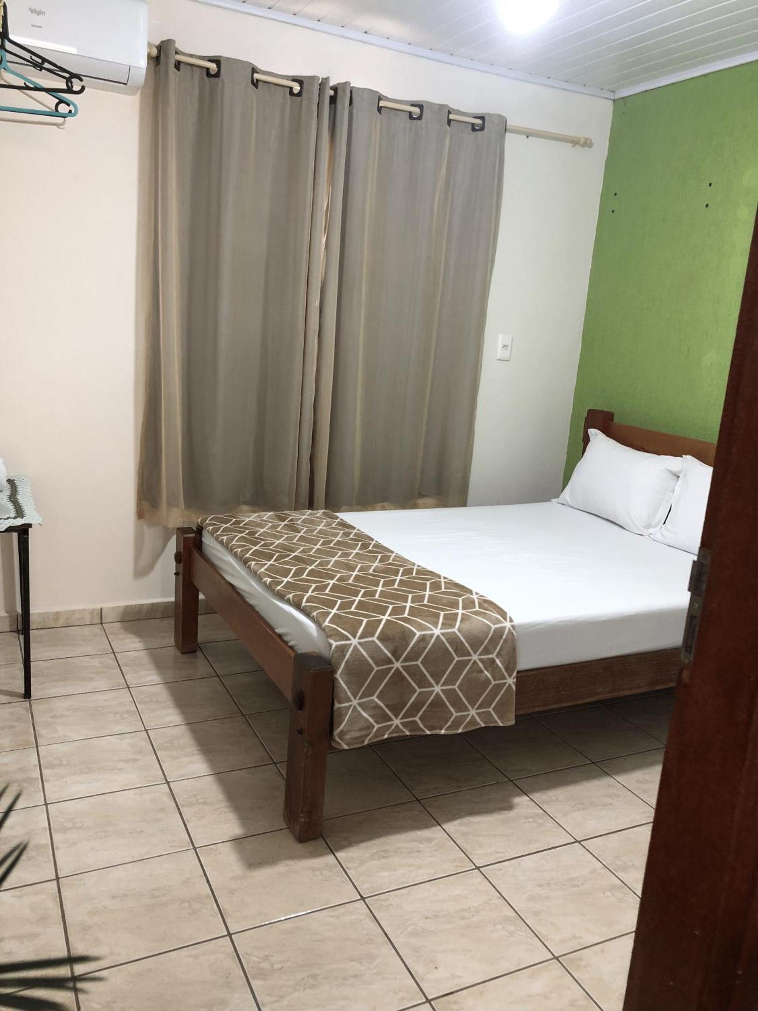 Pouso Pinheiro Homestay *